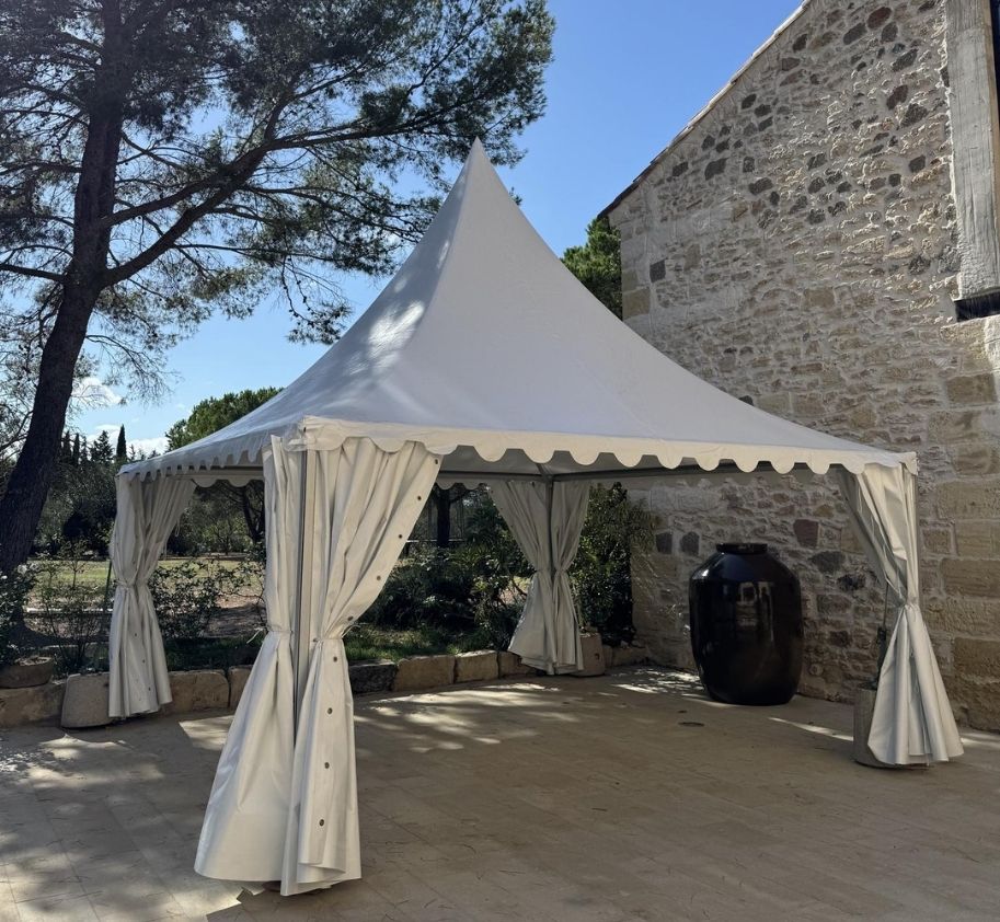 Tente pagode 5x5 en location pour mariage et réception en extérieur à Béziers